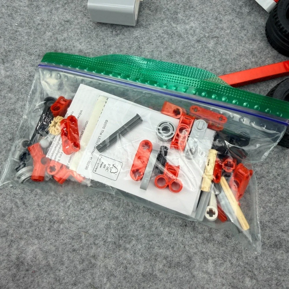 LEGO Mindstorms EV3 31313 Robotics Set Programmable Brick Motors Sensors